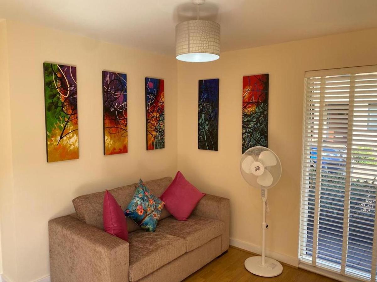Contemporary Trumpington House: Bio-medical Campus Proximity * Cambridge (Cambridgeshire)